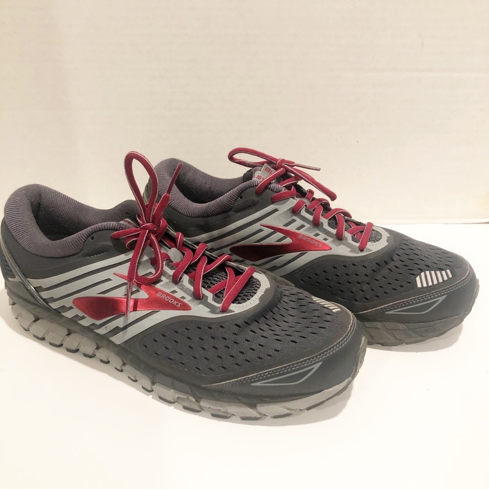 Brooks DNA Beast 18 Sneakers Sz 13W